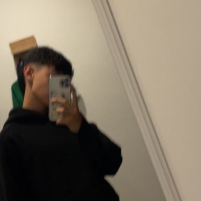 emizabalav8's profile picture. 