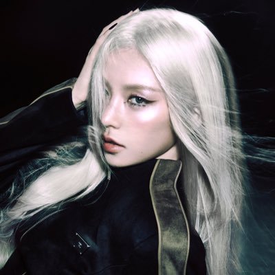dxq781's profile picture. acc about itzy🖤 yeji biased but OT5 FOREVER.