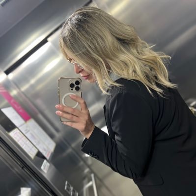 glo_andrea's profile picture. 