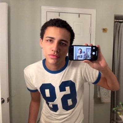 reverian_'s profile picture. stereo boy ♌︎-20