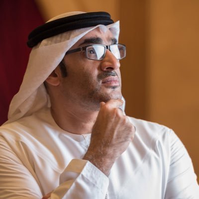 كاتب حر، ورئيس دعم العمليات في مجموعة الامارات دبي الوطني سابقاً. وطني الإمارات دار العزِ والفخر.