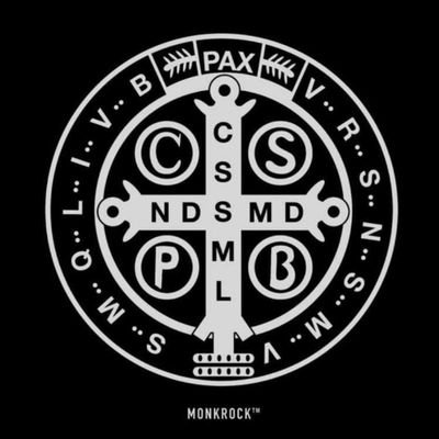 Crux sacra sit mihi lux!
Non draco sit mihi dux!
Vade retro Satana!
Nunquam suade mihi vana!
Sunt mala quae libas.
Ipse venena bibas!
PAX