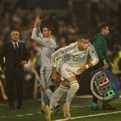 Shoaibmalik919's profile picture. ''Not all storms come to disrupt your life,
Some clear your path.''

#Madridista🤍