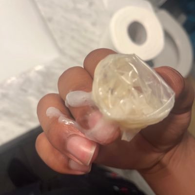 I BUY VIDS! certified No limit trickin freak I trade pyt vids, luv hearing and seeing nasty sex😈 if youn like wat i post just unadd