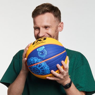Dziennikarz https://t.co/3z1dxkQwJj 🖊 Komentator koszykówki 🏀 w TV Sportklub i Radiu 357 🎙