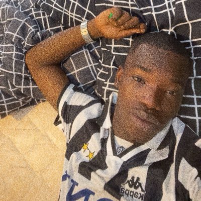 Footballer 🥶⚽️ 🏠:@manutd💪🏾❤️ 🐐;@asakemusik Giran4k 🪖💼:@midestores4141 🐐:@cristiano