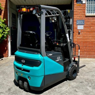 Empresa familiar con + 40 años de experiencia en carretillas elevadoras
Asistencia técnica, mantenimiento, alquiler y venta profesional.
Entrega inmediata