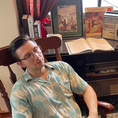 heyvitec's profile picture. 🎯 Trying new things & documenting the journey. Read about my failures and wins.
💻 IT • ⚡ Productivity • 💪 Fitness • 🗣️ Languages