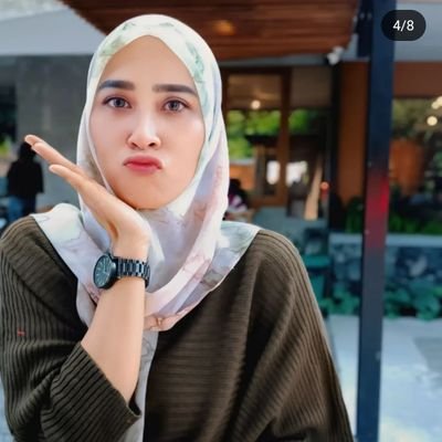 Kita tdk bisa bijaksana dengan kebijaksanaan orang lain tapi kita bisa berpengetahuan dengan pengetahuan orang lain.