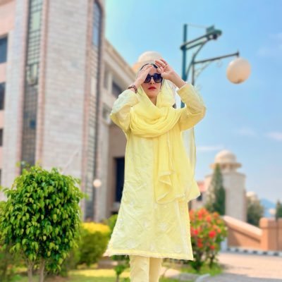#Entrepreneur | Vice President #PMLN Women Wing District Wazirabad | SMT gujaranwala 🇵🇰