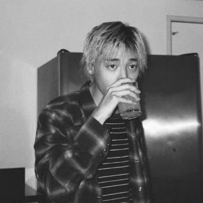 ERNq9FTljo52679's profile picture. 04