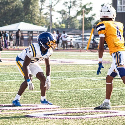 Student Athlete // CO26 // DB // EAST ASCENSION HIGH // 6' 165 // 35 VERT // 4.5 40 // 3.4 GPA //