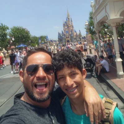 lrodri7418's profile picture. Padre de Juan, Melissa y Mateo. Economista e Internacionalista @csinews.