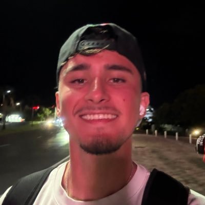 calveteeeee's profile picture. 