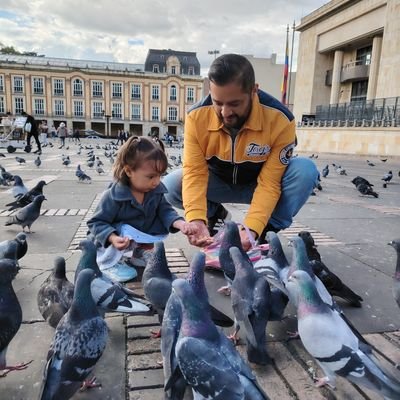 Somos una familia dedicada a educar con amor.
