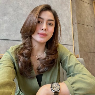 Fashion stylist and trend watcher 👗
📍 New Account
❣️Singapore - Jakarta Utara❣️
Life is an adventure. Don't be afraid to try new things! 🌎
New Account
