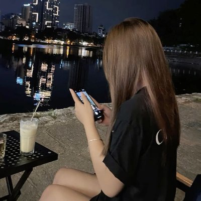 I’m all about positivity and spreading good vibes! Let’s connect and share our stories. 💖
