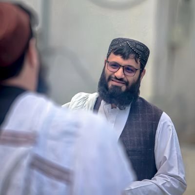 ما رقیب وبښه،دمیني احترام مي وکړ.
چي په اذهانو کي دخلکو به نو څه راتلله