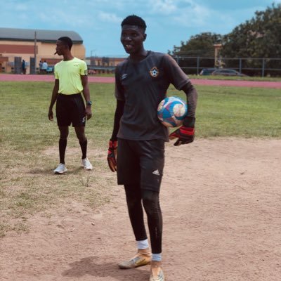 AsPiRing ProFeSSioNal GoalKeePer || MenTor @petrcech ,@edou_mendy_ ,@manuel_neuer,@adams_yachat