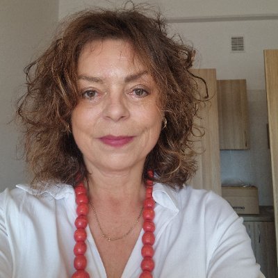 Professor at the Maria Curie-Skłodowska University in Lublin. Popularizer of knowledge in the field of virology, immunology and vaccinology. Own views.