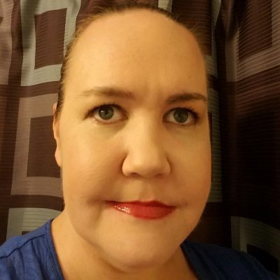 Suzanne12237152's profile picture. 
