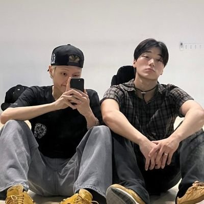 Fuck off
《19》
I believe in Choi San's supremacy 🛐🛐
ILW 💗🧡🌼🏳️🌈