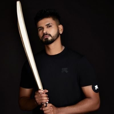 arhaan_96's profile picture. ☀︎•अंदर से खो गया हूँ•