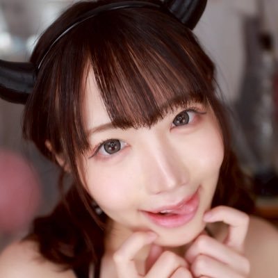見つかって4年目突入㊗️見つけてくれてありがとう。ACT所属。たけのこの里出身。2025年も見届けてね。グラビアからハードコアまでやってるセクシー女優だよ🙌