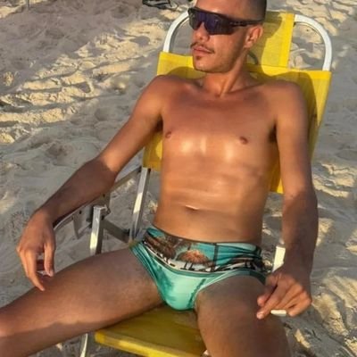 Da uma conferida e me diz o que acha!😉😈
Um carinha simpático e safado
🍁🍃
- Perfil Adulto!!🔞