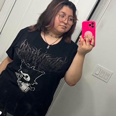 Bio-Archaeology & Archival Student | Latine | 26 | They/Elle | Lesbian | Tiffany/Ripley main | BLM