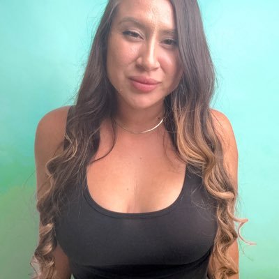 Writing Witch @psjuntos @cosmopolitan covering Astrology + Brujeria + Latine⚔️ prev @hip_latina @wearemitu🎙Host of Better Work Bitch! Podcast® views my own 𓂀
