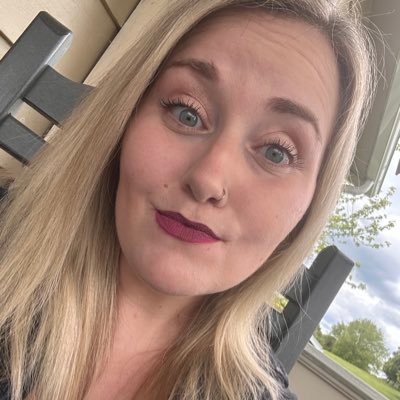 33 | photographer, filmmaker, writer | 🤍 | mostly i just tweet about miley cyrus | USA