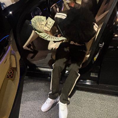 Reallife_nobluf's profile picture. 💲No flat shi💲💫