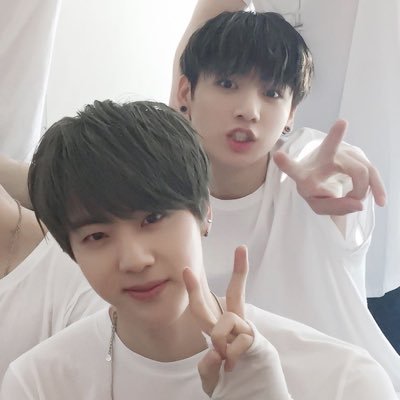 jinslverr's profile picture. she/her | ot7 army | 아포방포 🎀   live laugh love bangtan💌