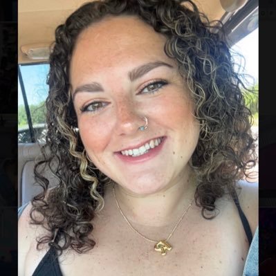 ReaganPolarbear's profile picture. ‘98 baby/attitude & ⚠️OFFENSIVE❗️humor/Big sissy of three/Proverbs 31:25/always tired/“can I please have some ranch?” 💕