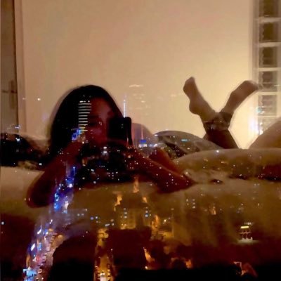 cokgizemlibiri's profile picture. 👾