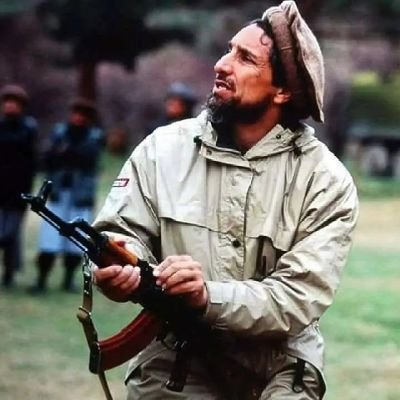 به اجنبی بگو هرگز قدم دوباره میار 💀هلاک میشوی اینجا دیار شیران است #ساکن_دره_پکول_پوشان_نامدار✋🦁
#از_تبار_کجکلاه_هندوکش💚🤍🖤
زاده کوه پایه های هندوکش