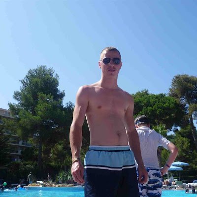 blogges3033's profile picture. 