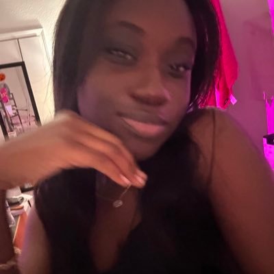 selahhhmarieee's profile picture. i need help lol