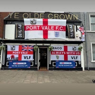 Port Vale Boxing Snooker,Cricket, Pool Darts .Married to Lucy,Father of two great children Amber and Jensen. #organdonation My views are my own!!