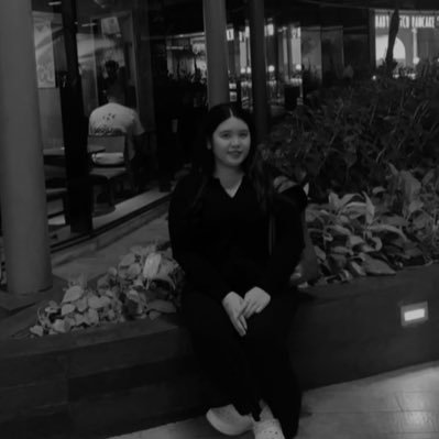 clairevoyancie's profile picture. a nightmare and dressed like a daydream 🙈