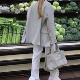 Egluviej71323's profile picture. 