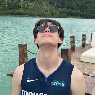 avocadoforuuu04's profile picture. 