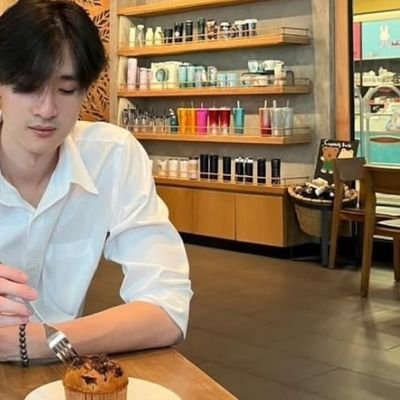 mtha_viaa's profile picture. idk