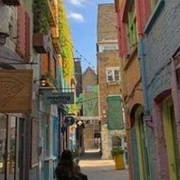 Boowiw413557's profile picture. 