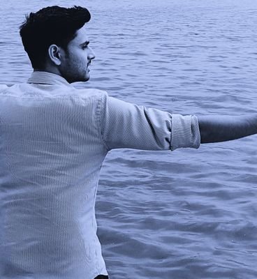 ArshabhiPandey's profile picture. खुद की खोज में गुम हूँ कहीं...😊