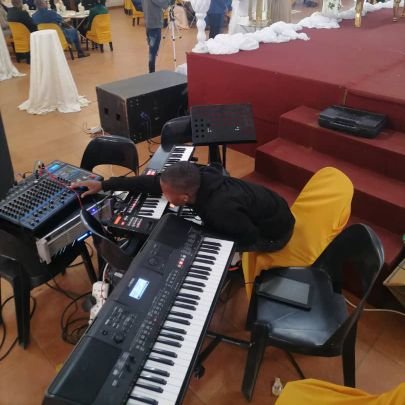 SiphethoN19208's profile picture. Hey
 Is more on keys🎹🎧🎼