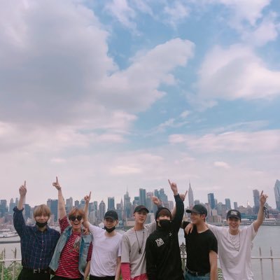 LANI (하와이어 ): 하늘,천국 1013 아미강아지랑 싱가포르 사는 반랑둥이 fan account OT7