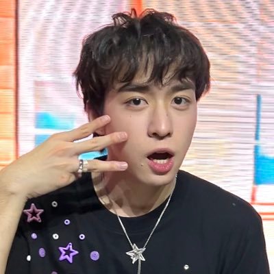 ⋆𐙚 I think i’m falling for u 🎧— @PROXIE_official 👾 @heartchuthiwat 🐶 @thaichayanon — 🎟️@jaykansopon 🎭@jisangakira (#reviewjujam) ☔️ #jujamupdate