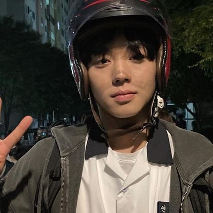 everyujinthing's profile picture. 24/7 talking about #ZB1 & #IZNA